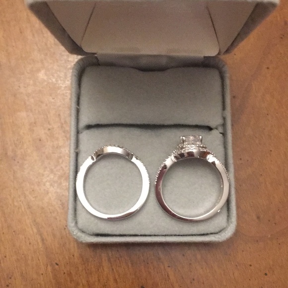 STERLING SILVER AND CZ WEDDING SET - Picture 4 of 8